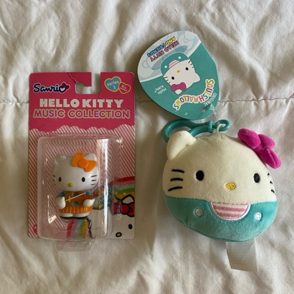Hello Kitty Bundle Music Collectio
Violin Original Squishmallows keychain